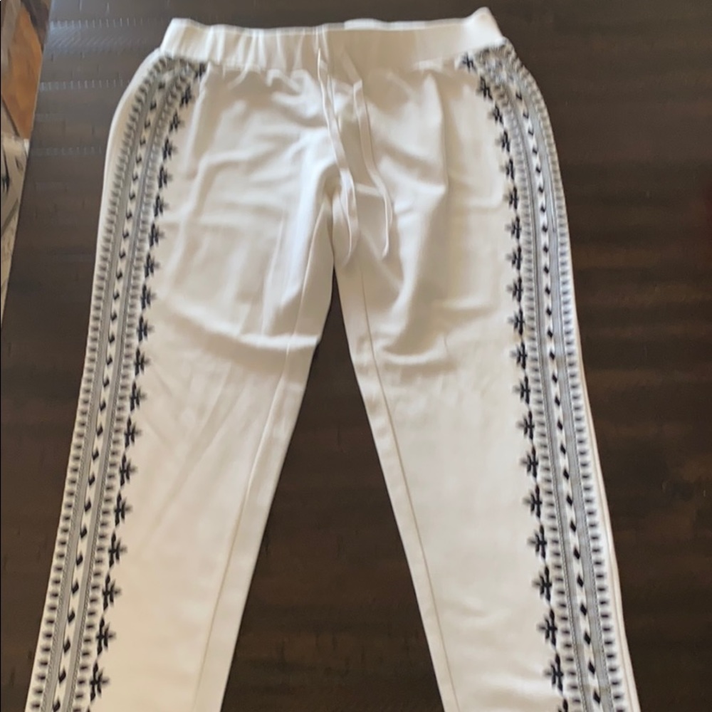 Cream embroidered sweat